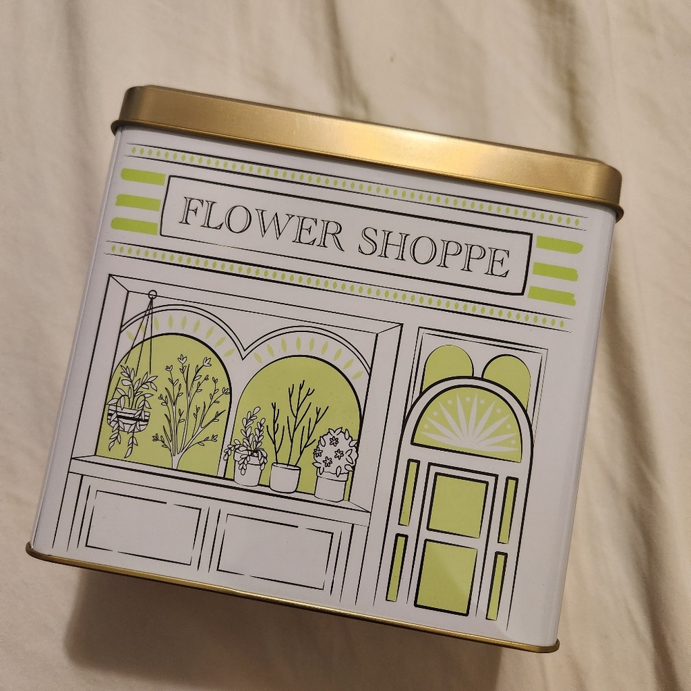 Bullseye playground flower tin